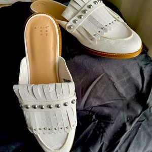 White mules